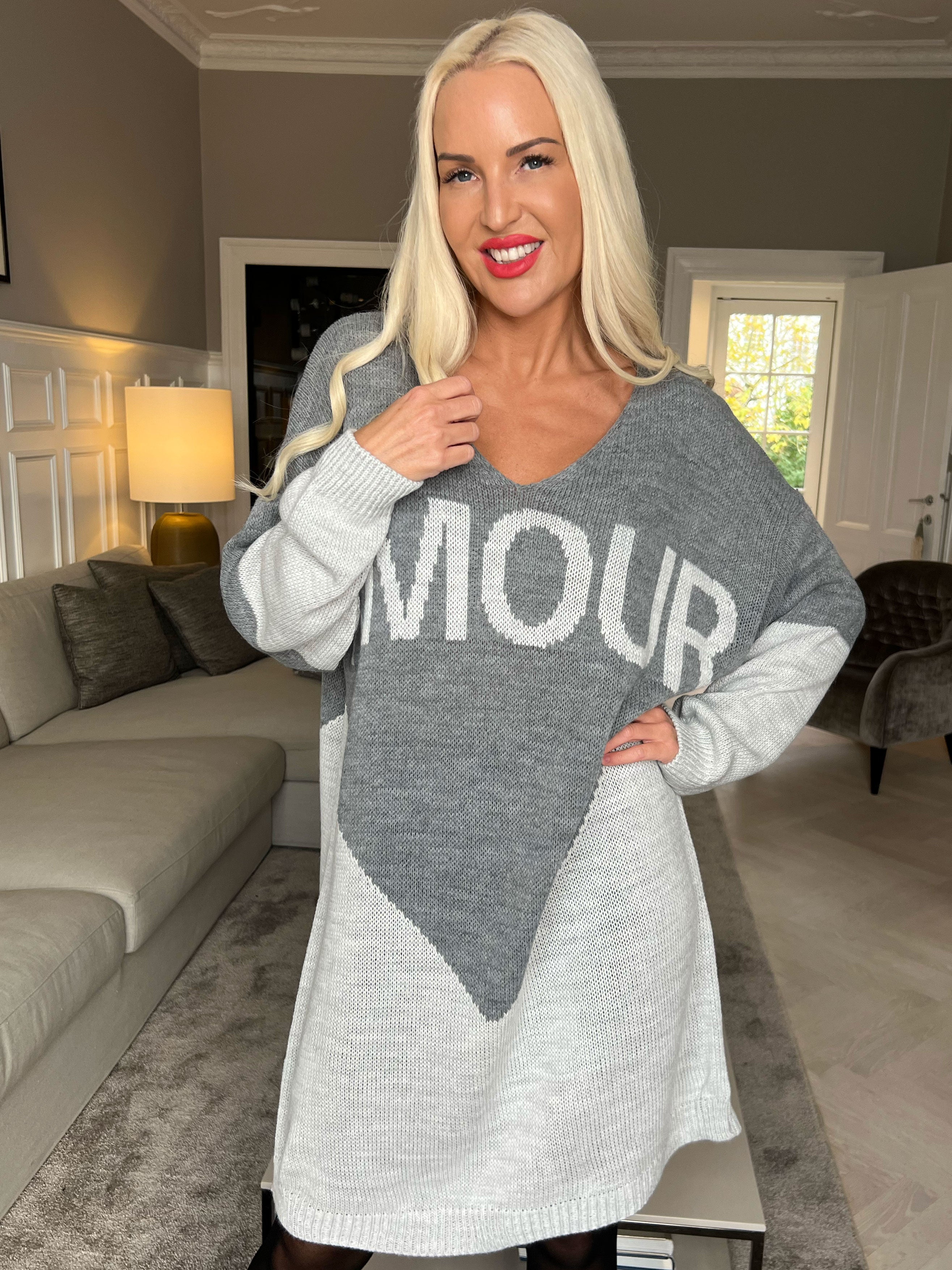 Palermo - Tofarvet strikkjole med amour stående